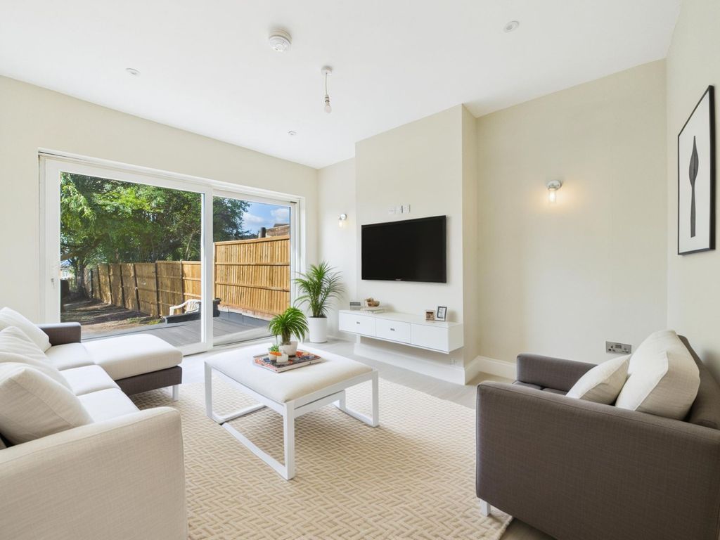 Property photo 2 of 21 Lounge (Virtually Furnished)