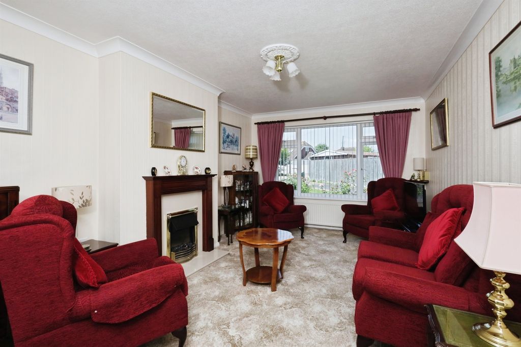 Property photo 2 of 12