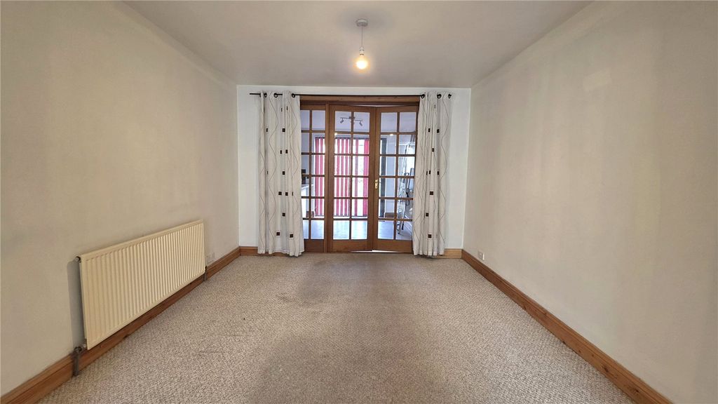 Property photo 3 of 18 Picture No. 33