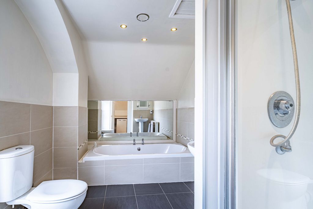 Additional image 9 of 2 bed flat for saleDrury Lane, Lincoln LN1