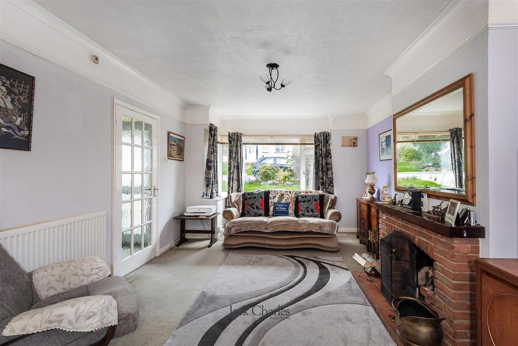 Property photo 3 of 19 9 The Meadow, Tn2 4Eh 004.Jpg