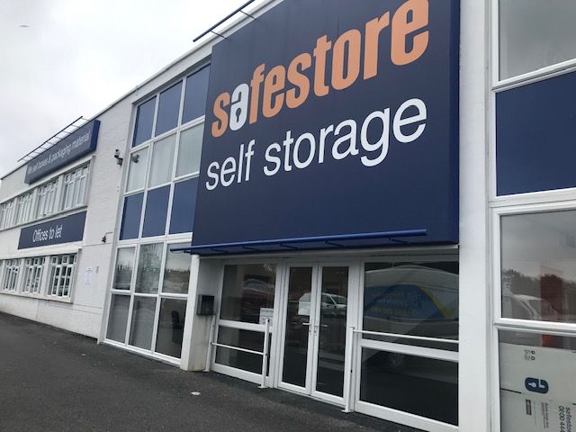Property photo 1 of 7 Store Front