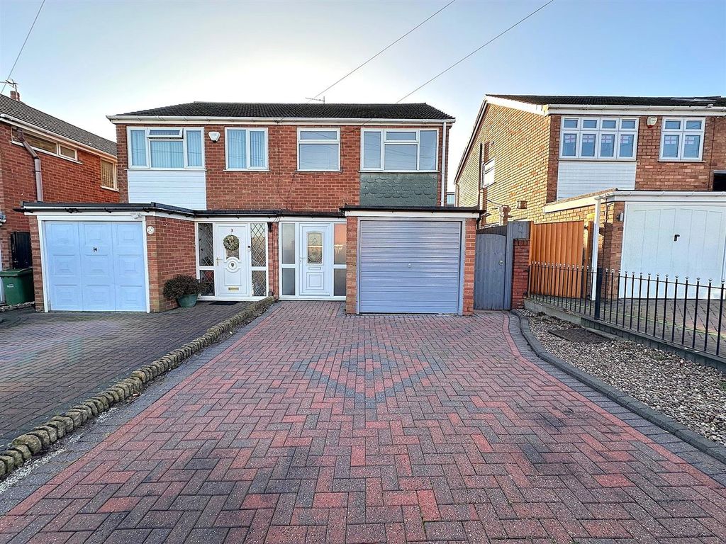 Property photo 1 of 15 555.Jpg