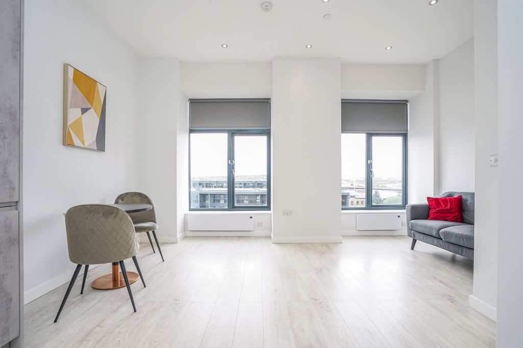 Property photo 1 of 15 Living Room