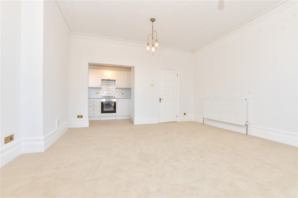 Property photo 2 of 13 Lounge