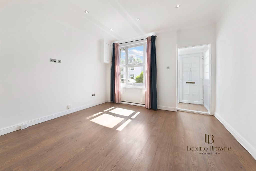 Property photo 3 of 16