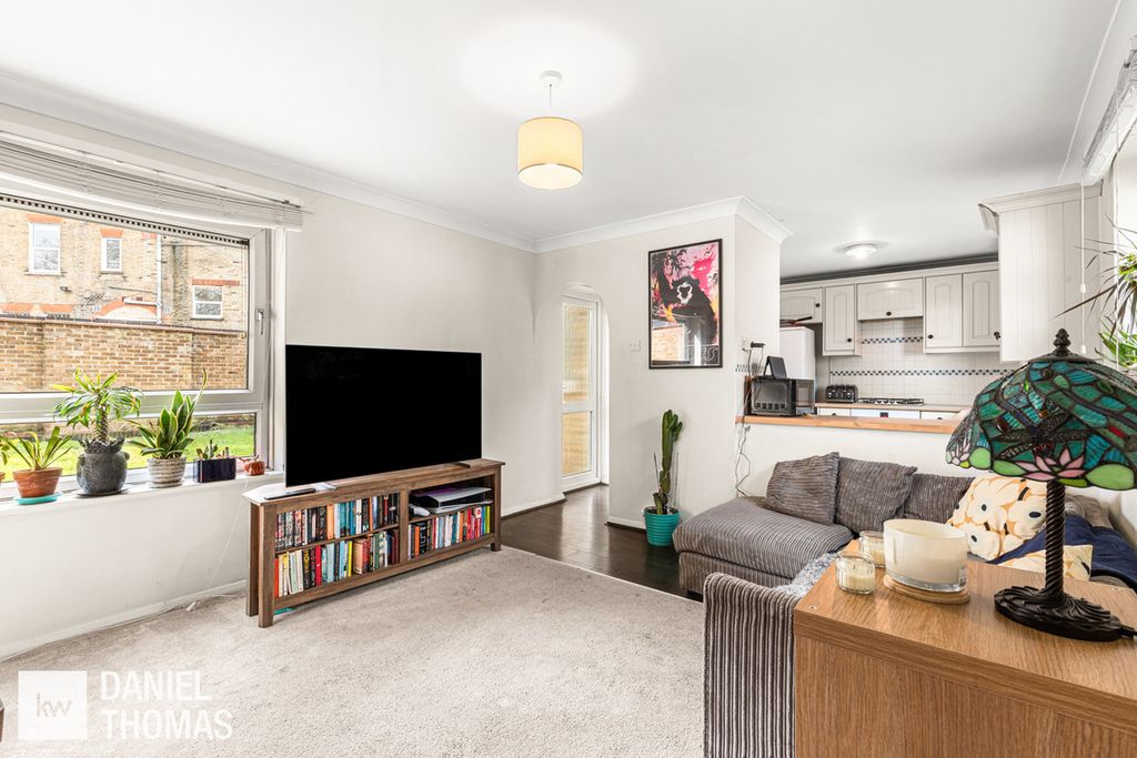 Property photo 3 of 23