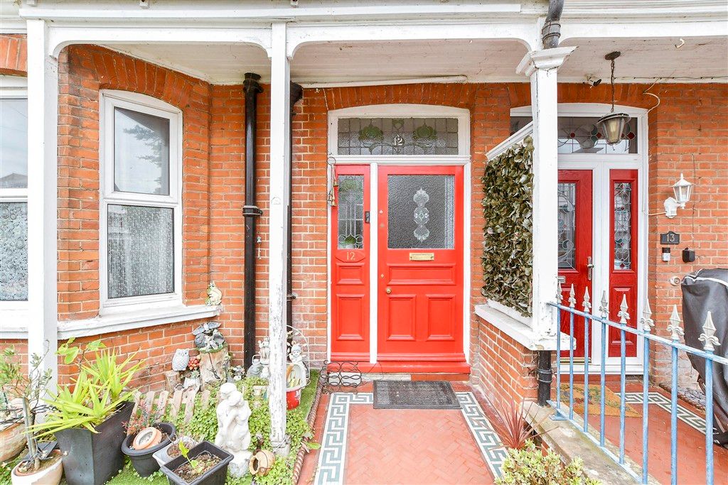 Property photo 2 of 8 Garden