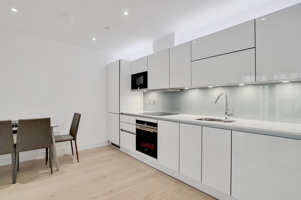 Property photo 3 of 11 4_Kitchen_Recepti...