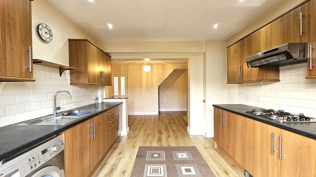 Property photo 2 of 29