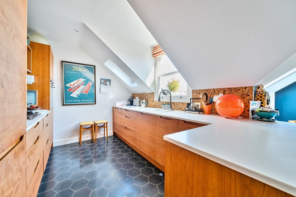 Property photo 3 of 19 Picture No. 17