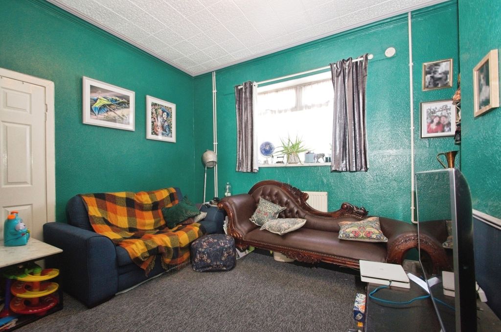 Property photo 2 of 18 Photo