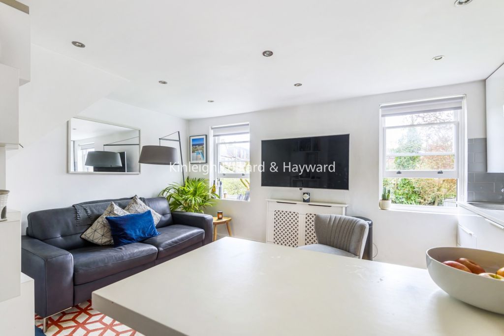 Property photo 2 of 8 255Aa4Aa-1496-4080-A