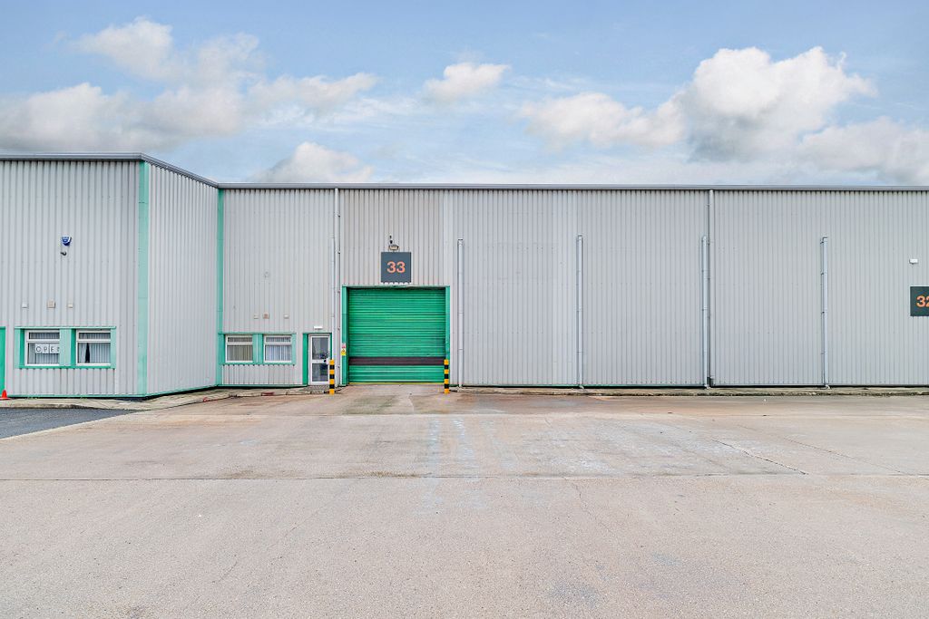 Property photo 2 of 14