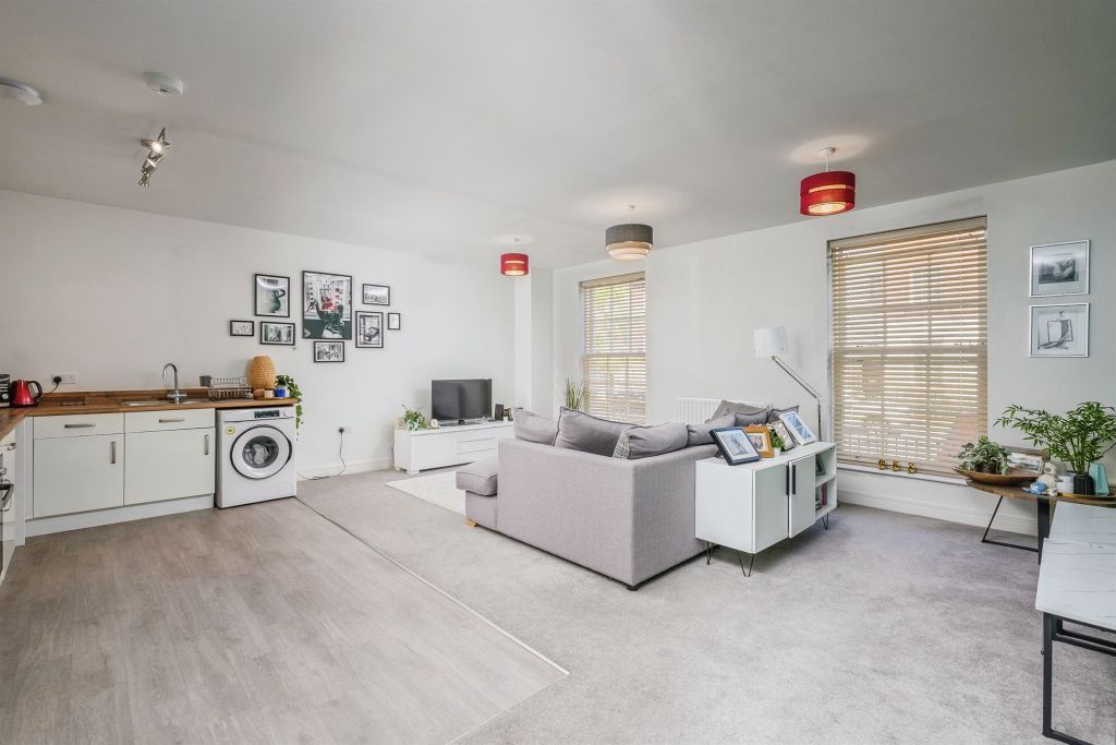 Property photo 2 of 13