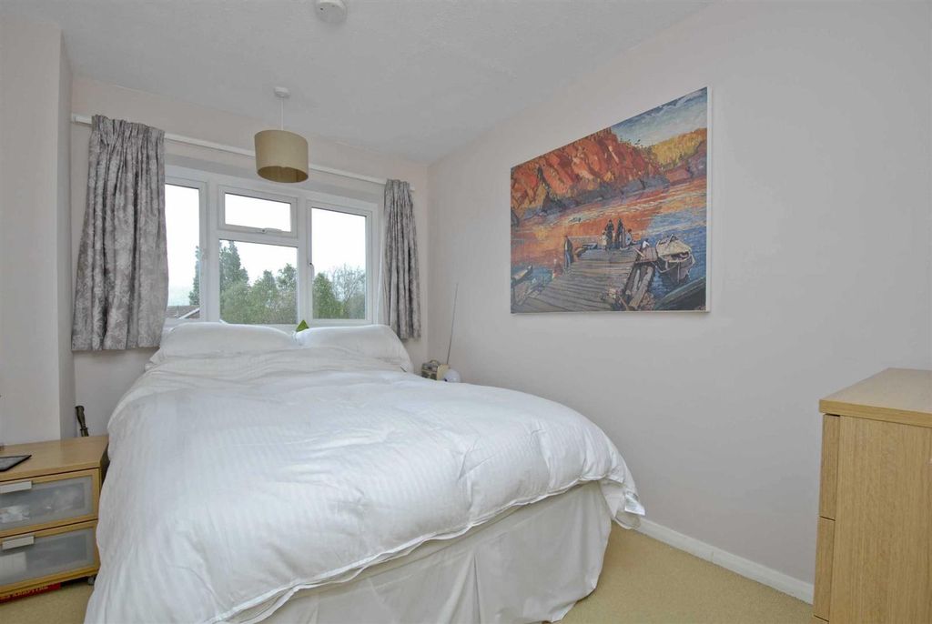 Property photo 3 of 6 Bedroom