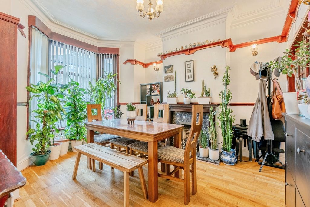 Property photo 2 of 19 Pbox-Img.Jpg