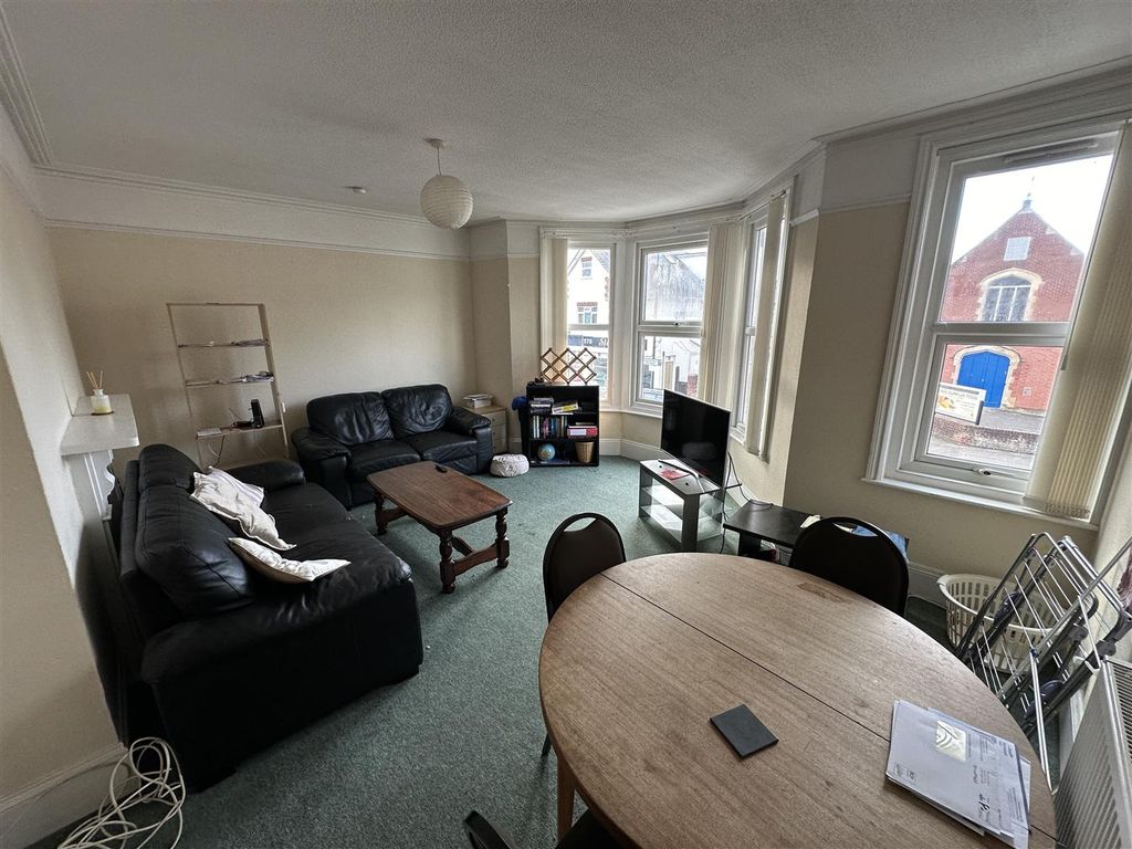 Property photo 2 of 37 Lounge/ Diner