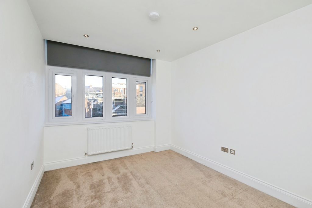 Additional image 10 of 3 bed flat for saleSt. Marys Gate, Derby, Derbyshire DE1
