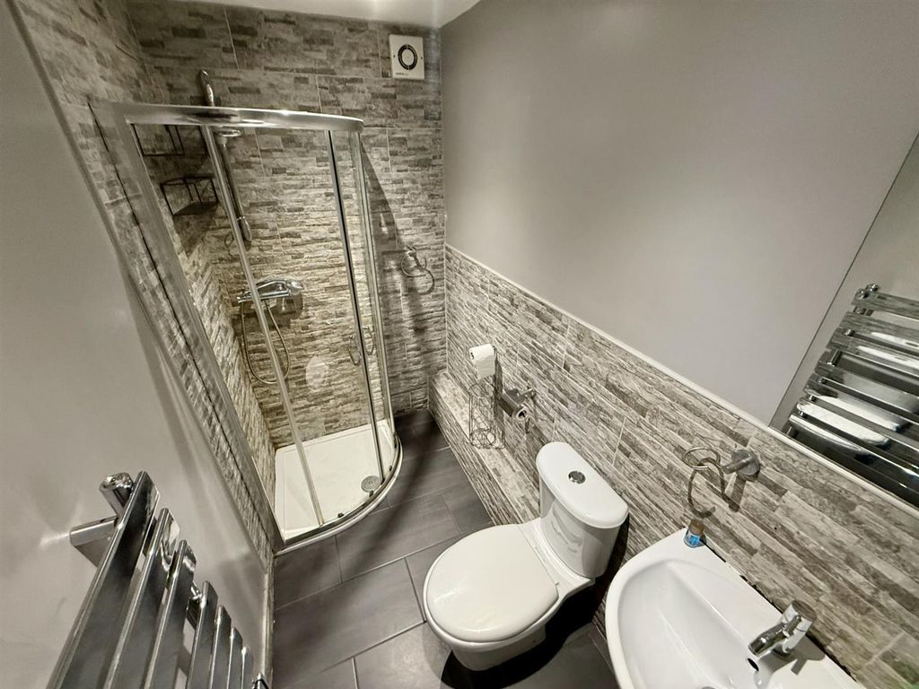 Property photo 2 of 5 Shower Room