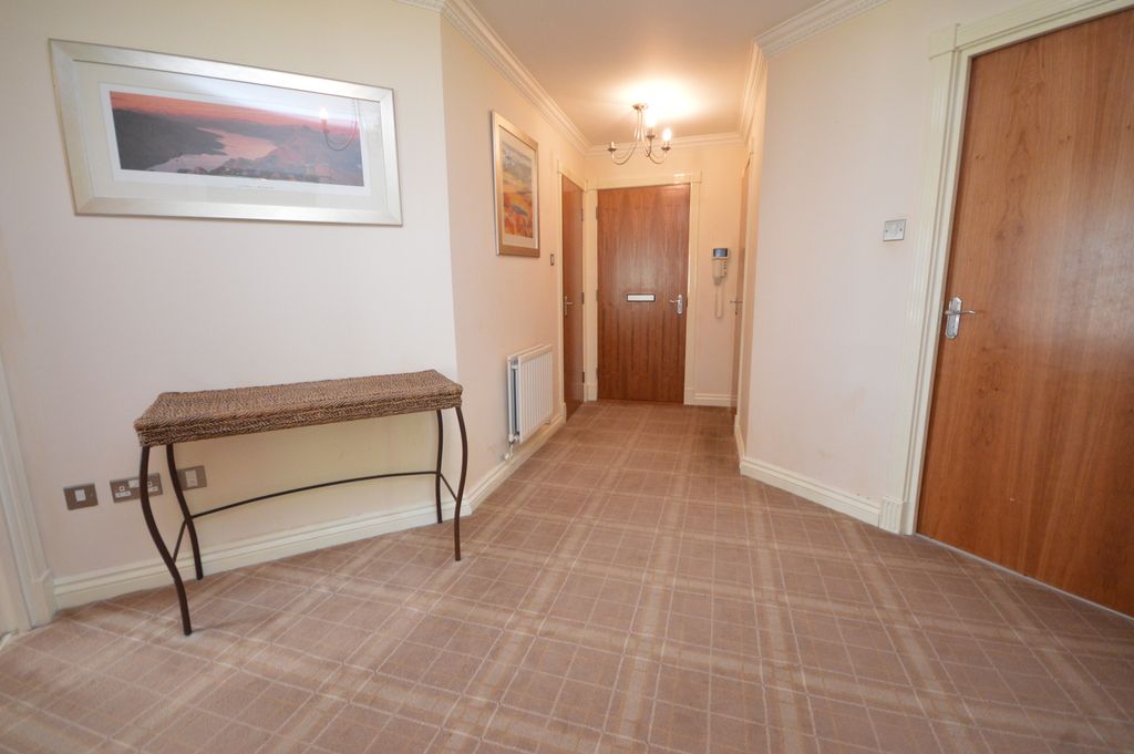 Property photo 2 of 20 Hall
