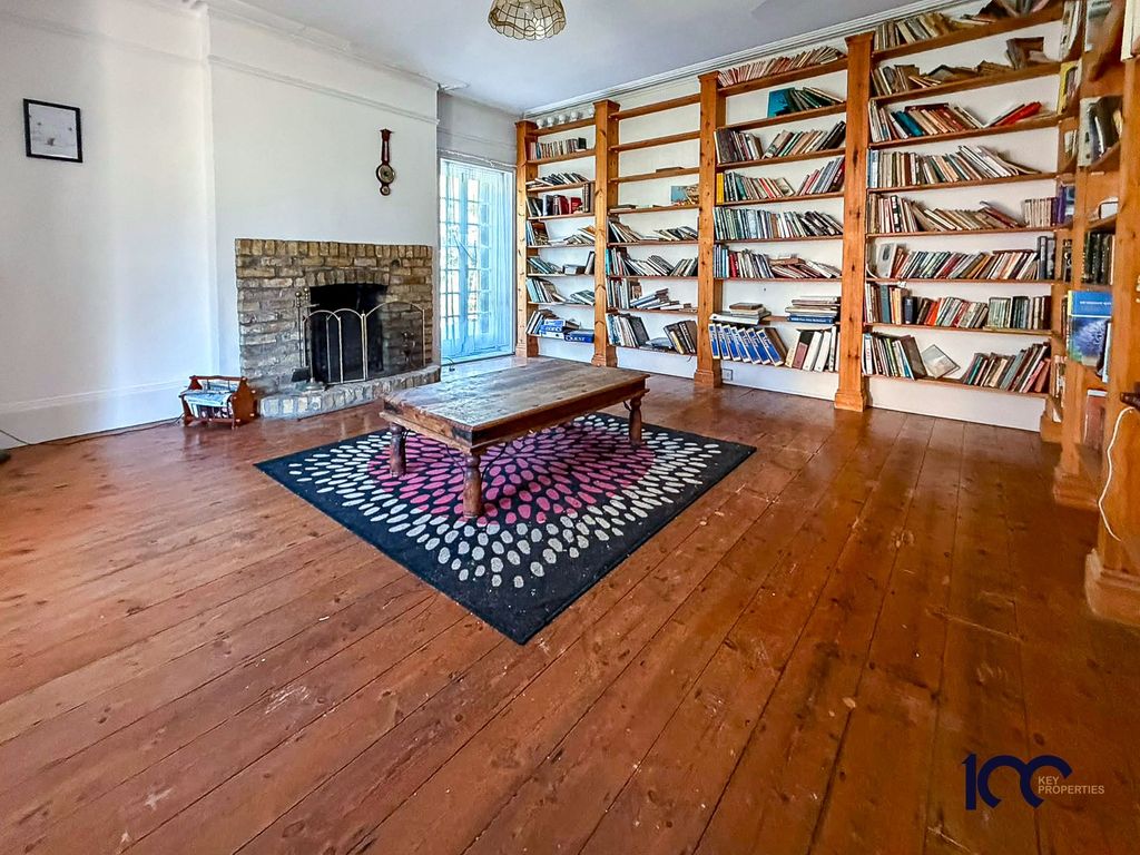 Property photo 2 of 39
