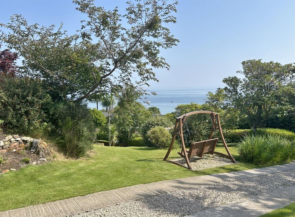 Property photo 2 of 47 Gardens