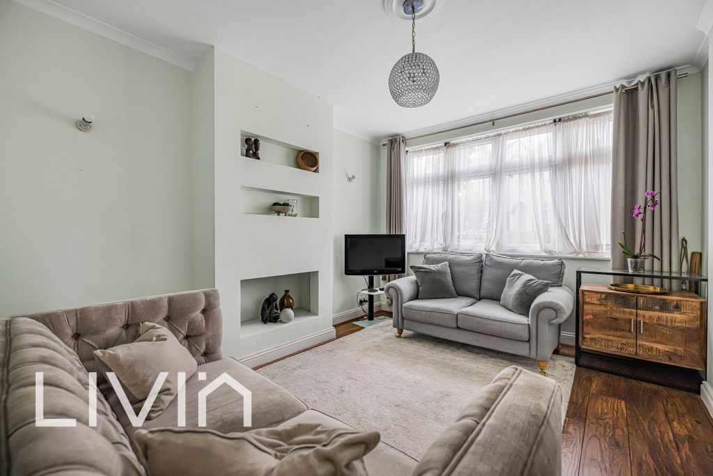 Property photo 2 of 18 120A8623