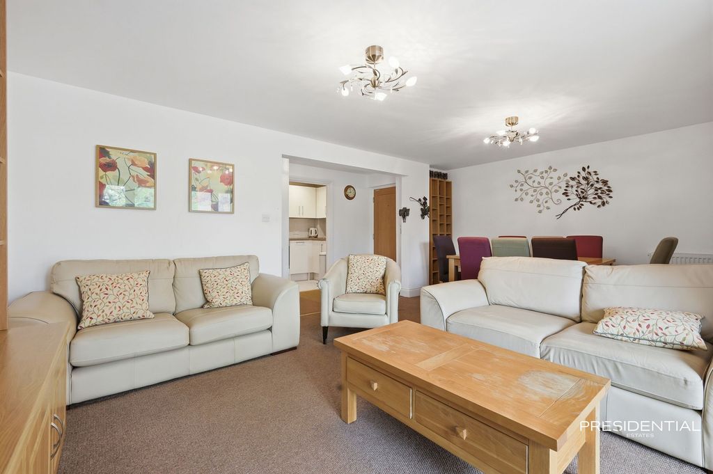 Property photo 2 of 20