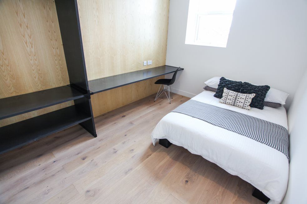 Property photo 3 of 6 63 Kempston 6