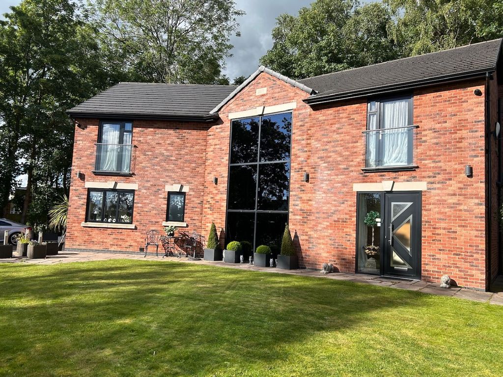 Property photo 2 of 31