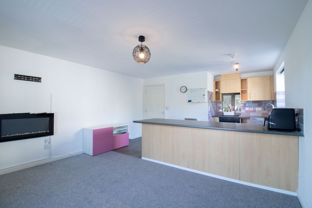 Additional image 8 of 2 bed flat for saleHall Street, Blackwood NP12