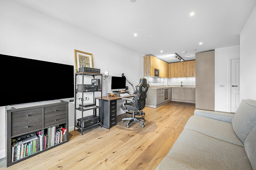 Property photo 2 of 14