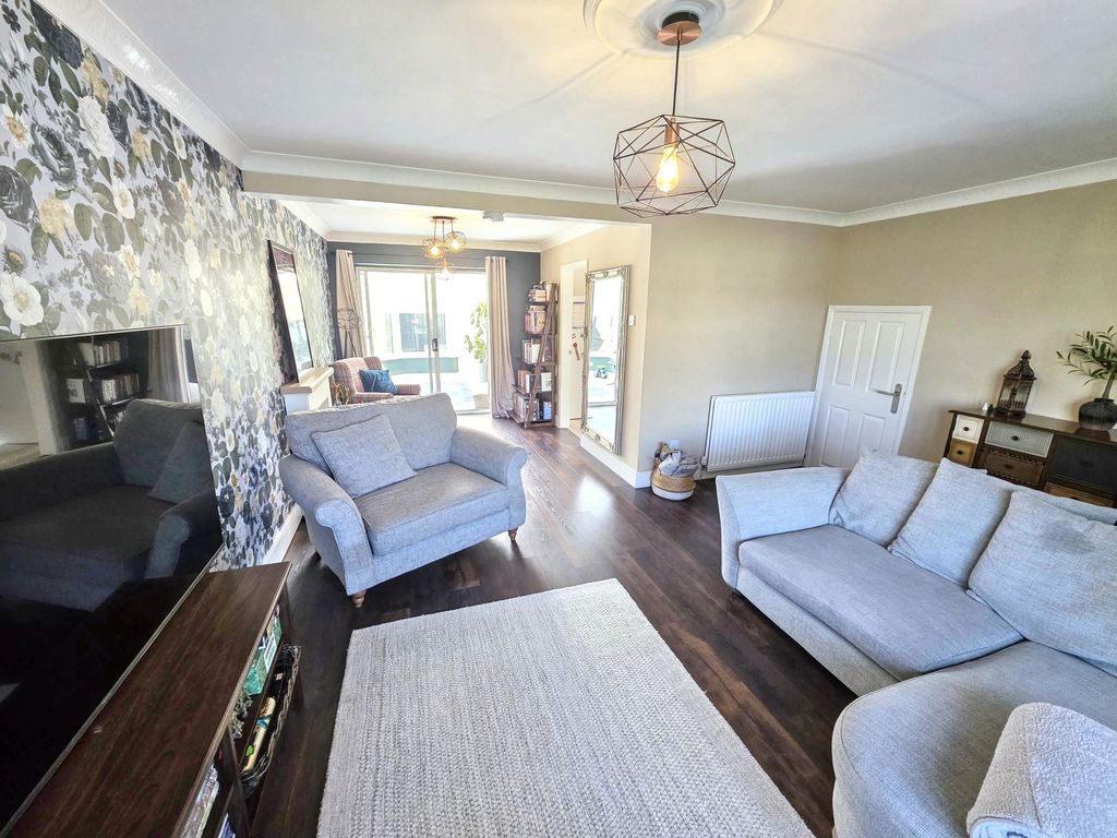 Property photo 2 of 24