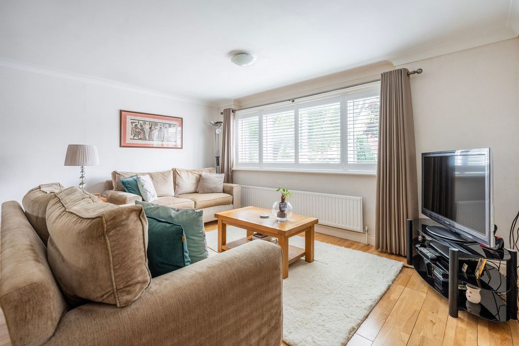 Property photo 3 of 20