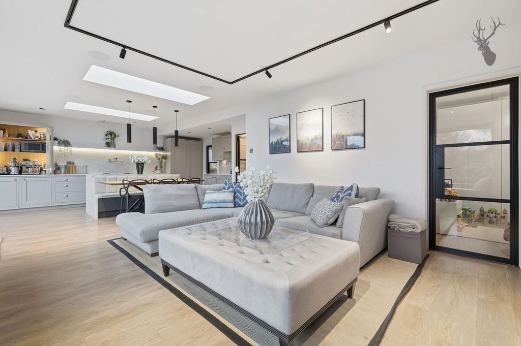 Additional image 12 of 5 bed detached house for saleBury Road, Epping CM16