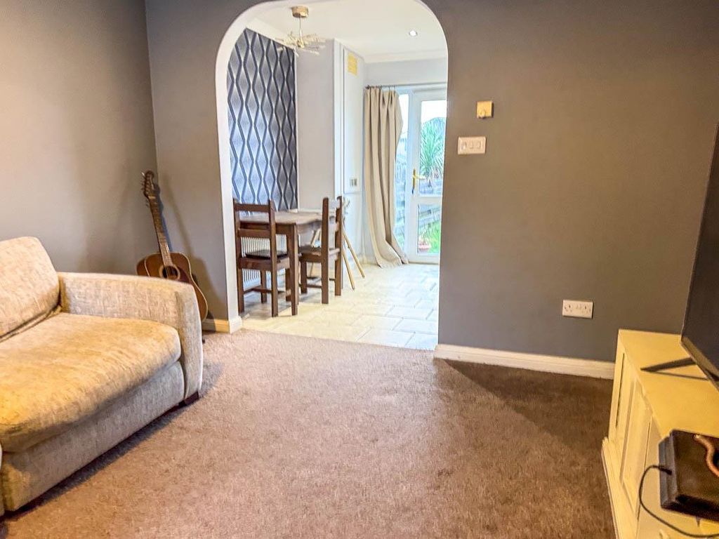 Property photo 3 of 11 6 Cronk Y Berry View, Douglas (4).Jpg