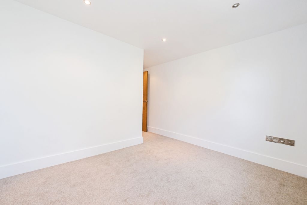 Property photo 3 of 15 Photo