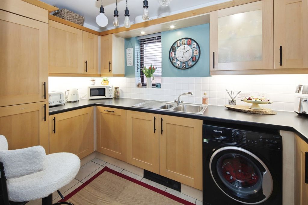 Property photo 3 of 16 Pbox-Img.Jpg