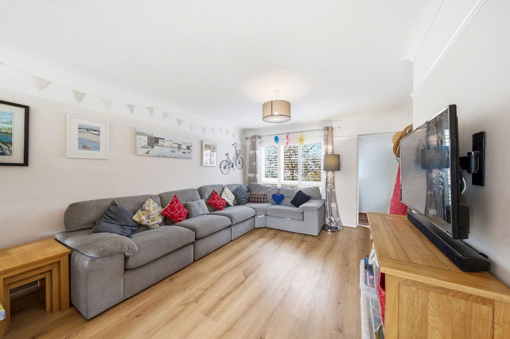 Property photo 3 of 19