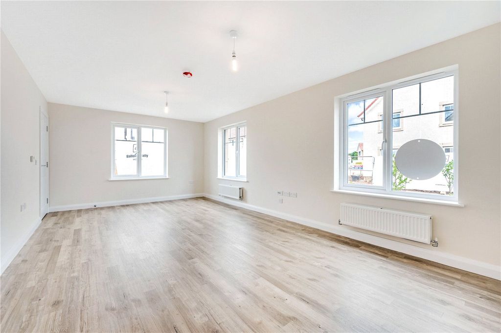 Property photo 2 of 10 Lounge