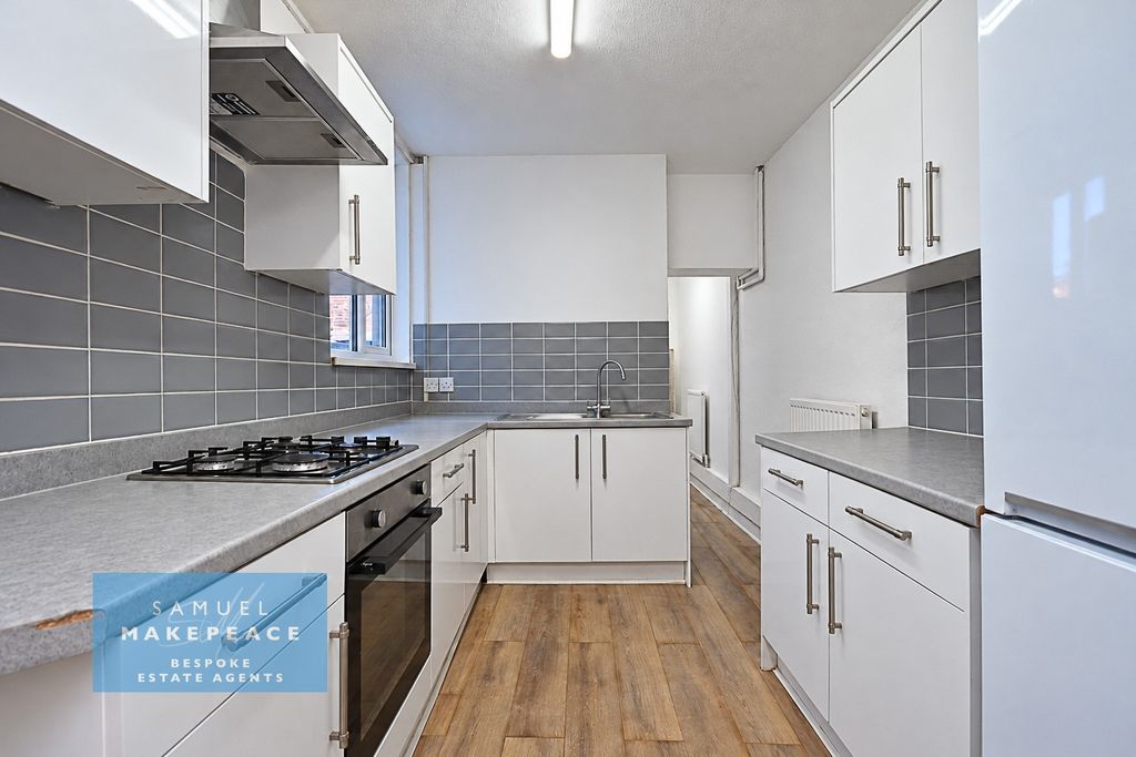 Property photo 2 of 19 8c770A5d-c83A-431c-9415-5B9326Cecb69