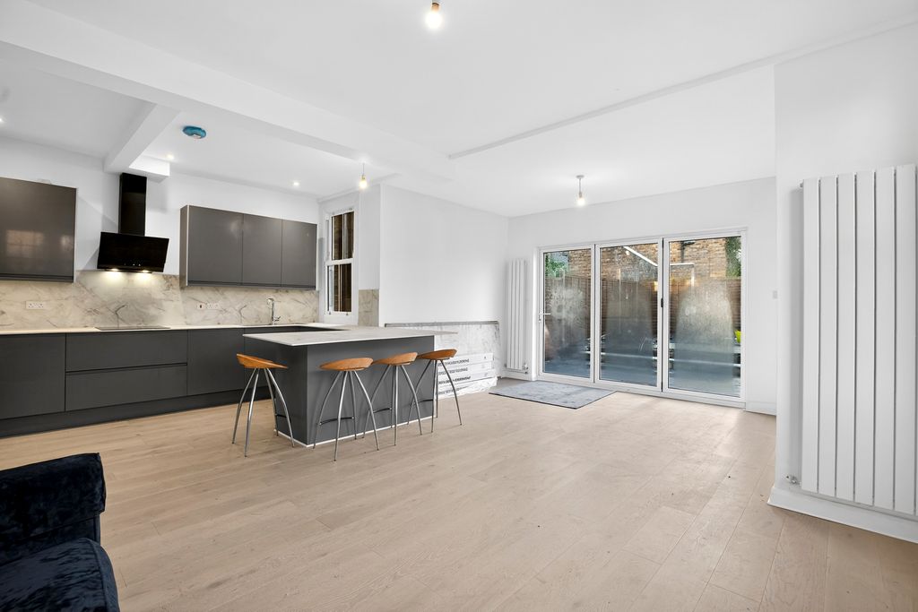 Property photo 1 of 20 Open Plan Living
