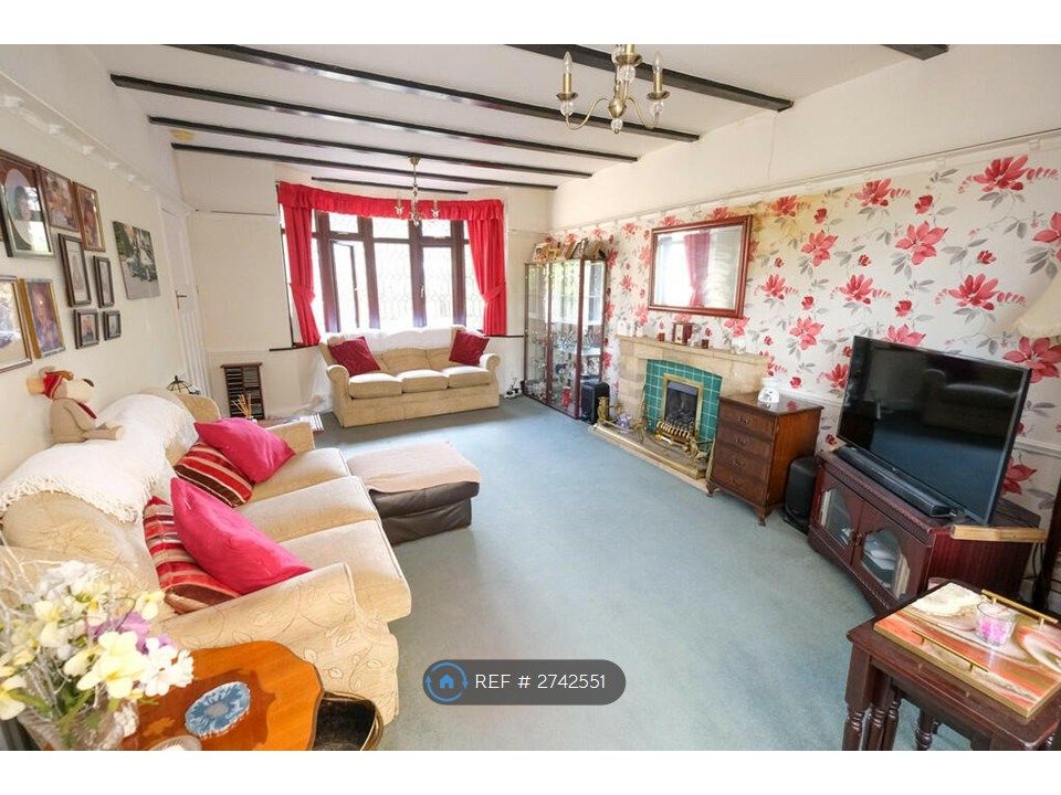 Property photo 2 of 11 Living