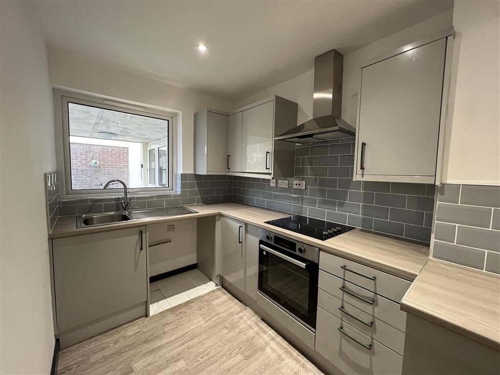 Property photo 1 of 7 Balcony