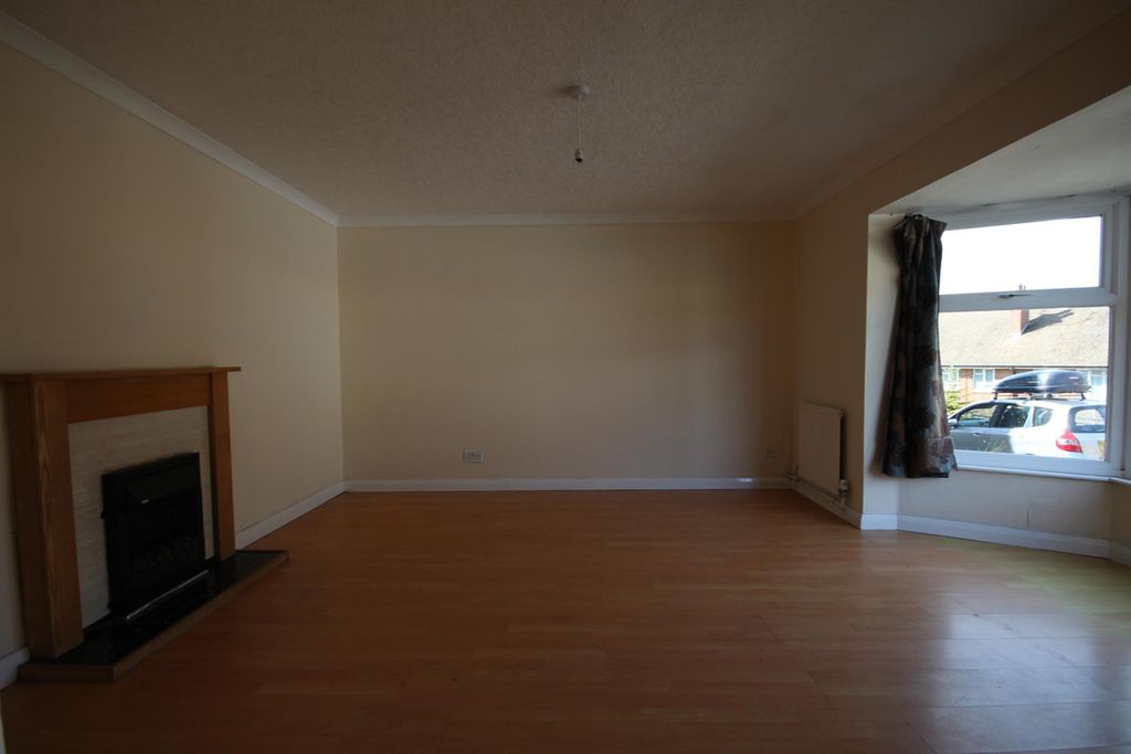 Property photo 1 of 11 Lounge