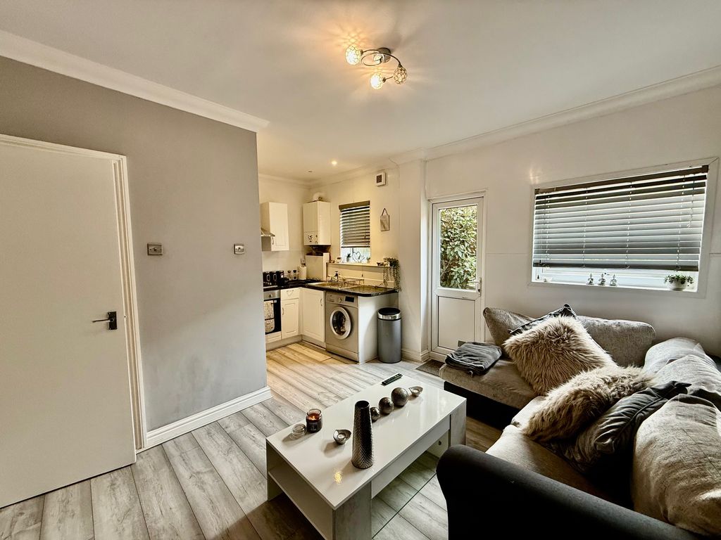 Property photo 3 of 9 Image