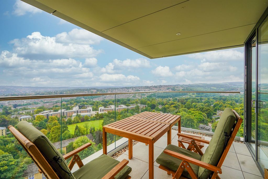 Property photo 3 of 24