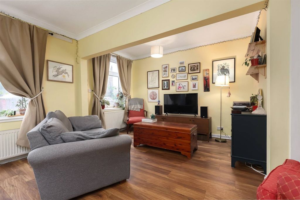 Property photo 3 of 20 Picture No. 05