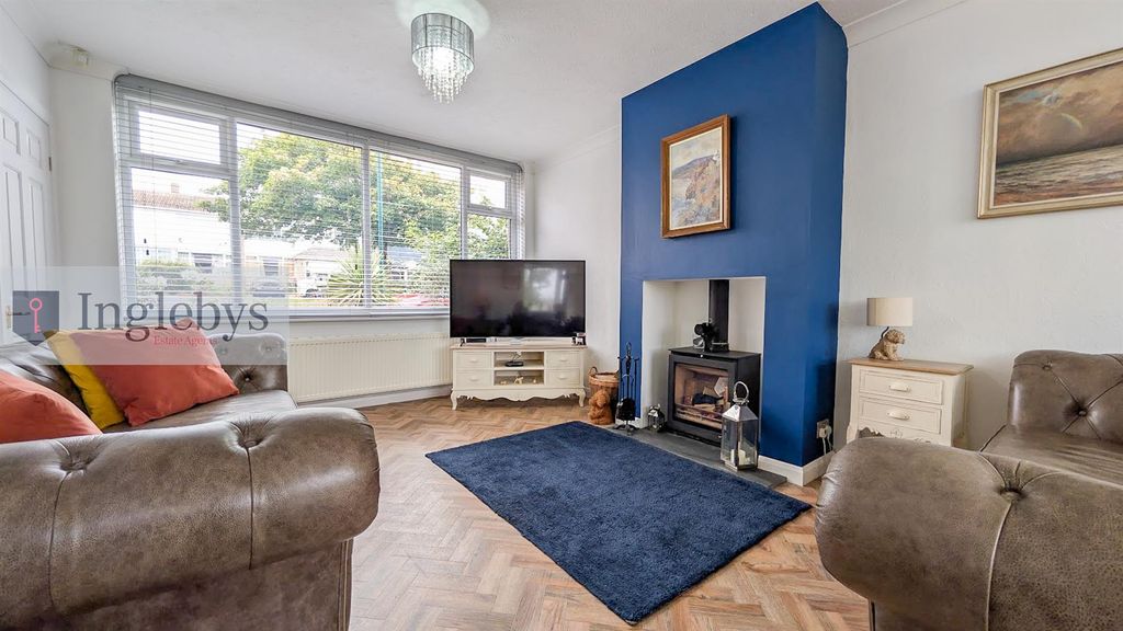 Property photo 2 of 30